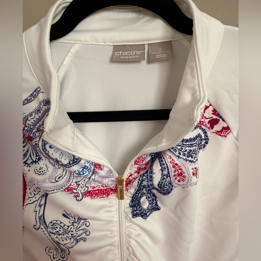 Chico’s RARE rhinestone button Zenergy white/pink/blue blouse L/W sz 2 (12-14) - Picture 4 of 7